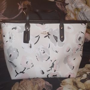 Coach  Tote Bag Floral  Prints